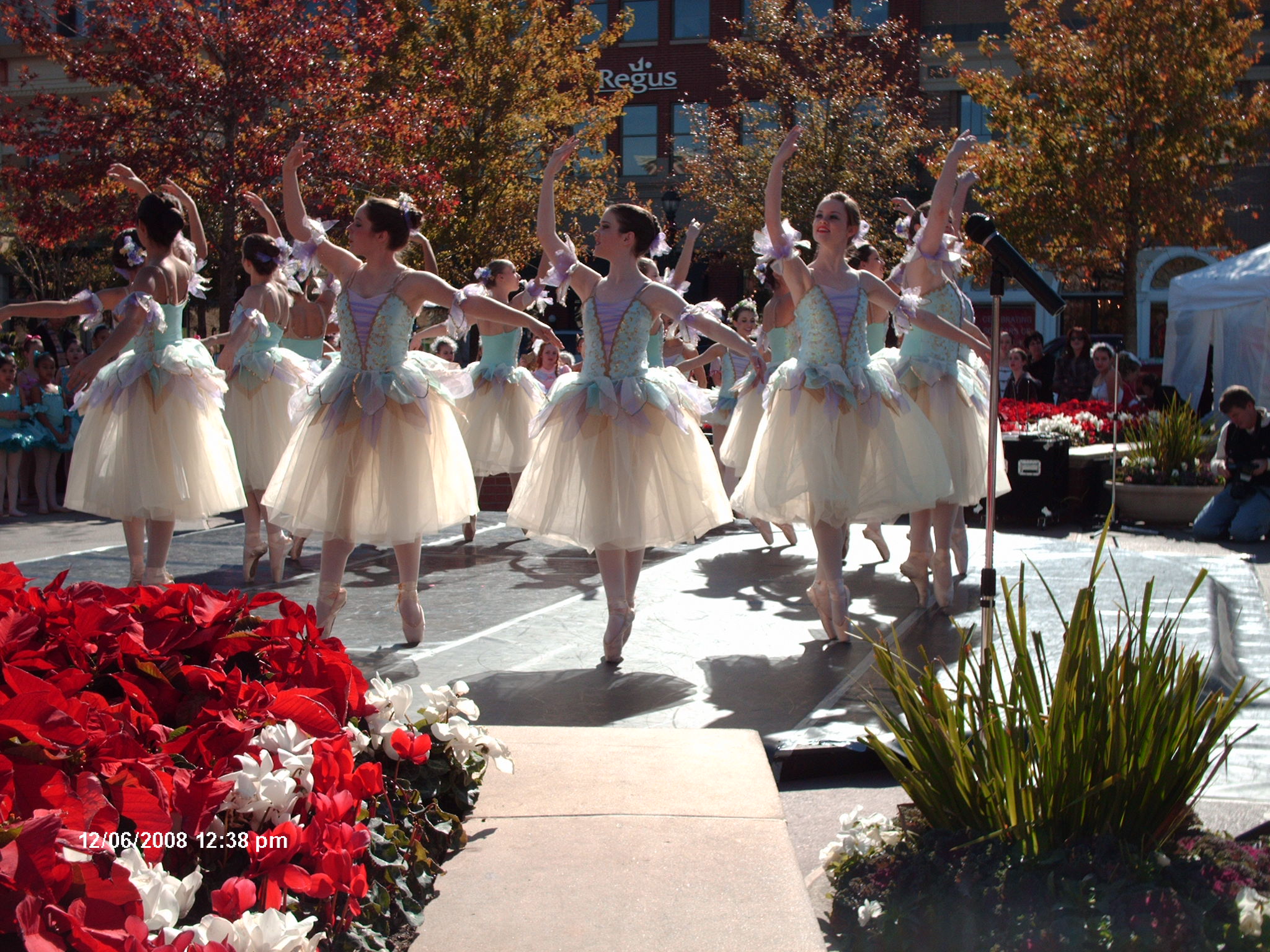 The Woodlands Civic Ballet Performs at Market Street
